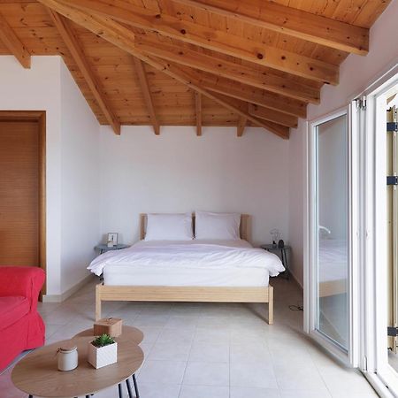The Island Life Apartments By Konnect, Ipsos Beach Bagian luar foto