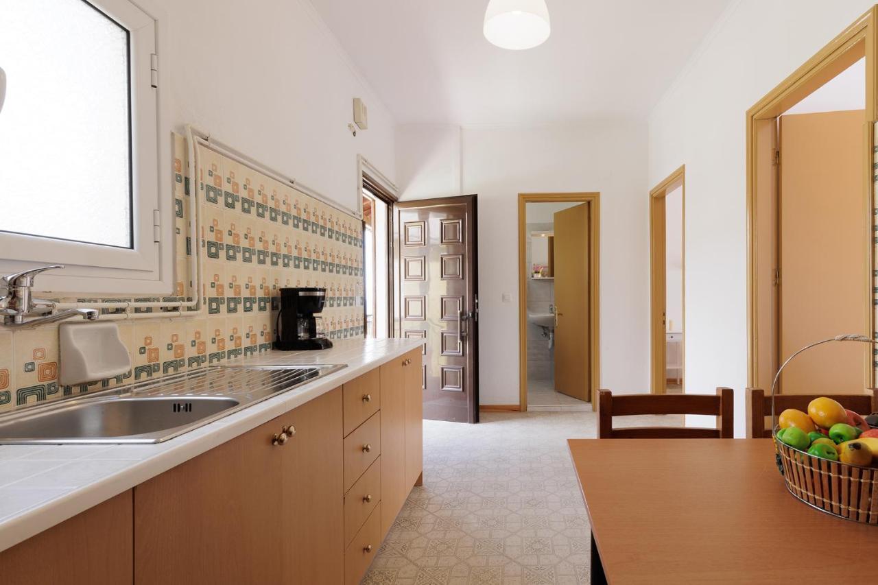 The Island Life Apartments By Konnect, Ipsos Beach Bagian luar foto
