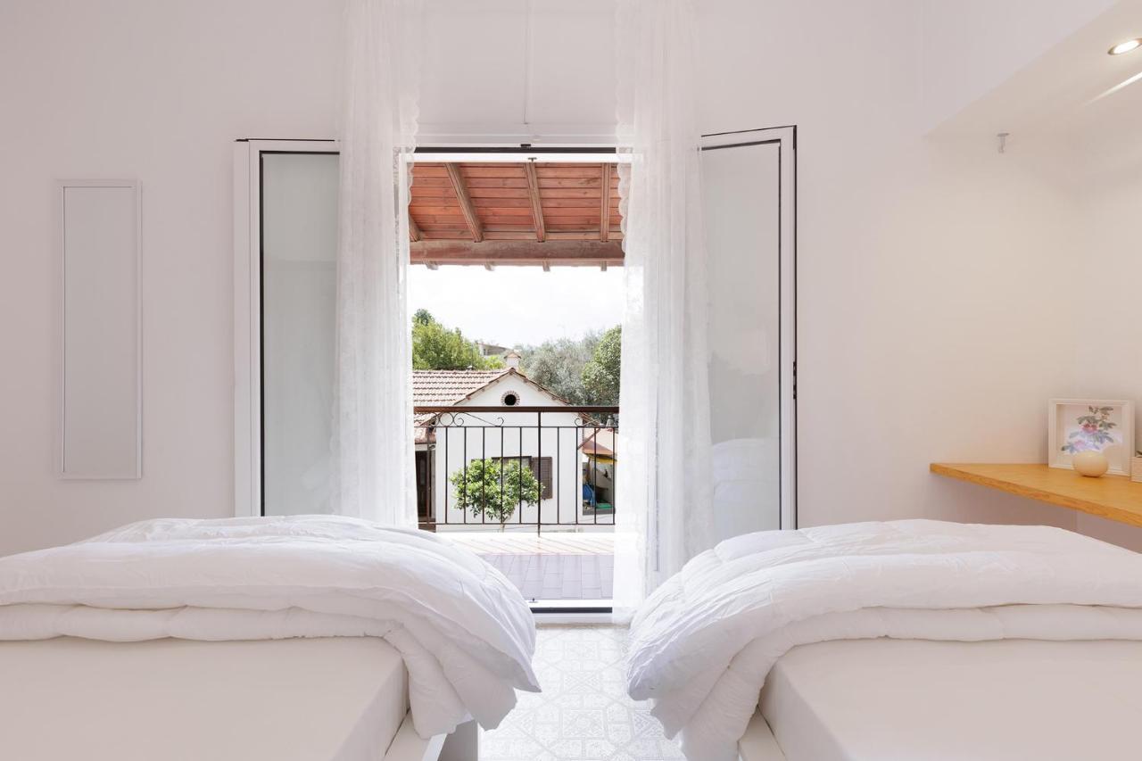 The Island Life Apartments By Konnect, Ipsos Beach Bagian luar foto