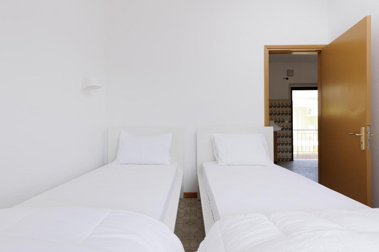 The Island Life Apartments By Konnect, Ipsos Beach Bagian luar foto