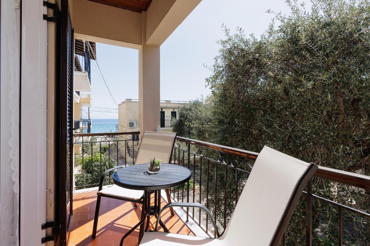 The Island Life Apartments By Konnect, Ipsos Beach Bagian luar foto